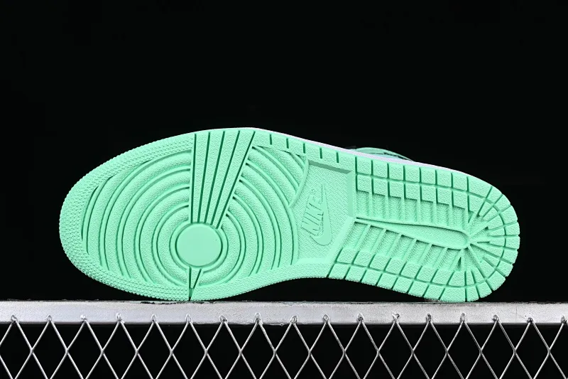 All categories Air Jordan Jordan series basketball shoes Air Jordan 1 High Air Jordan 1 Retro High "Green Glow" AJ1 Joe 1 mint green high-top basketball shoes DZ5485-130